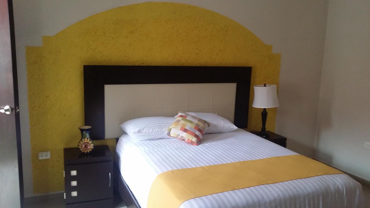 Hotel Quinta Marciala Mx Valladolid  Kültér fotó