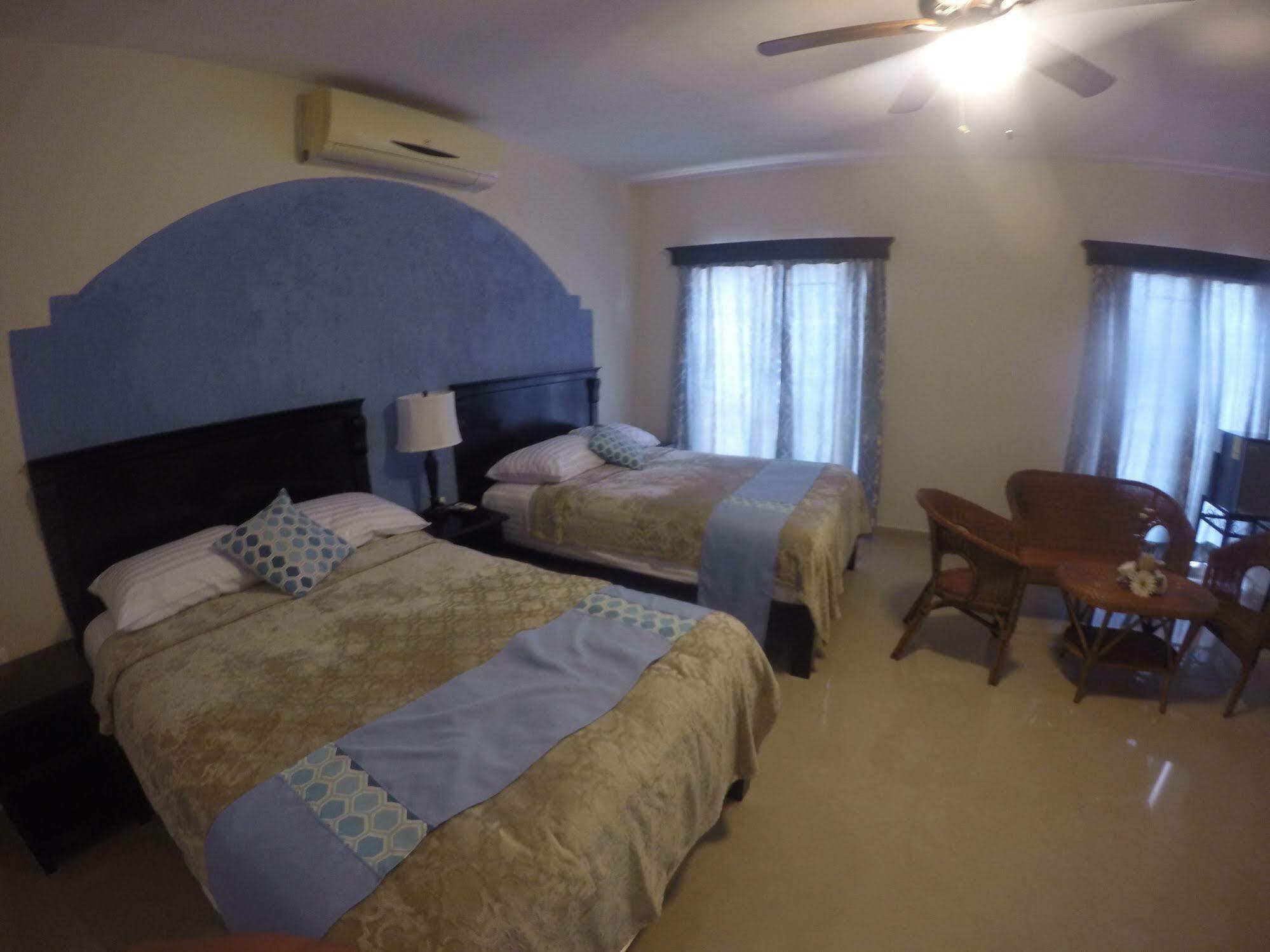 Hotel Quinta Marciala Mx Valladolid  Kültér fotó