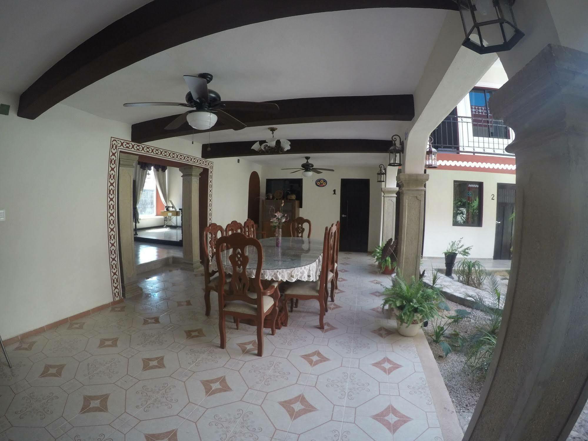 Hotel Quinta Marciala Mx Valladolid  Kültér fotó
